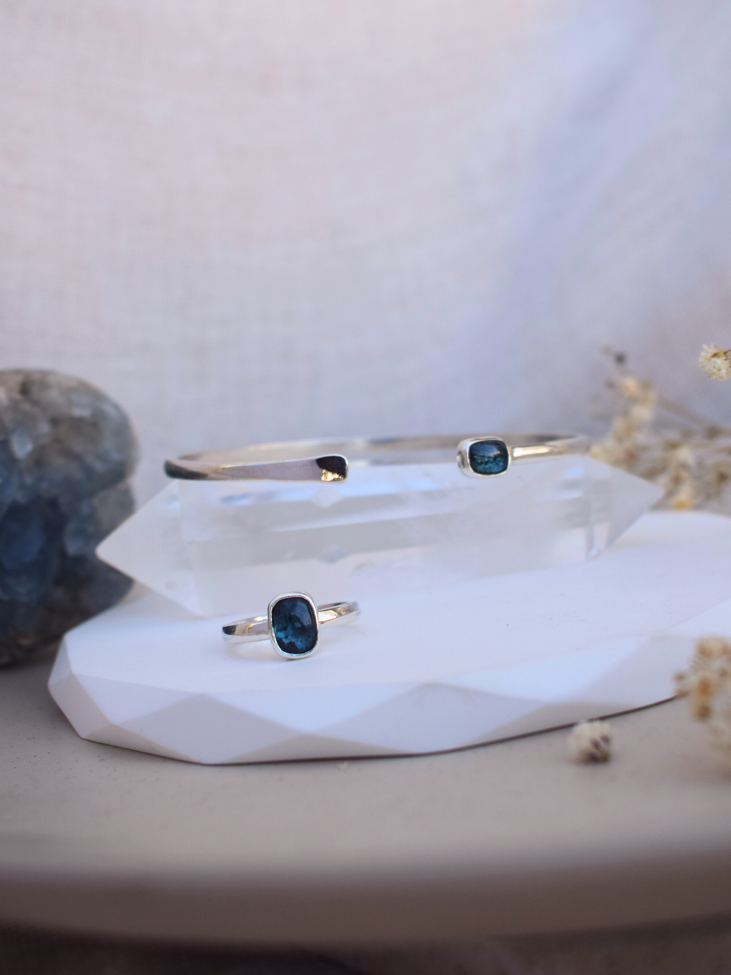 Lunor Ring - Teal Kyanite