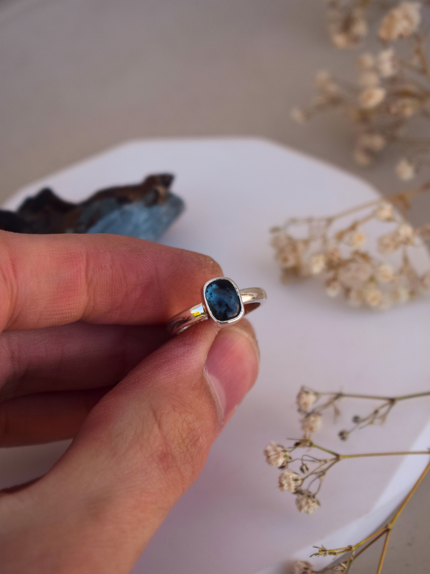 Lunor Ring - Teal Kyanite