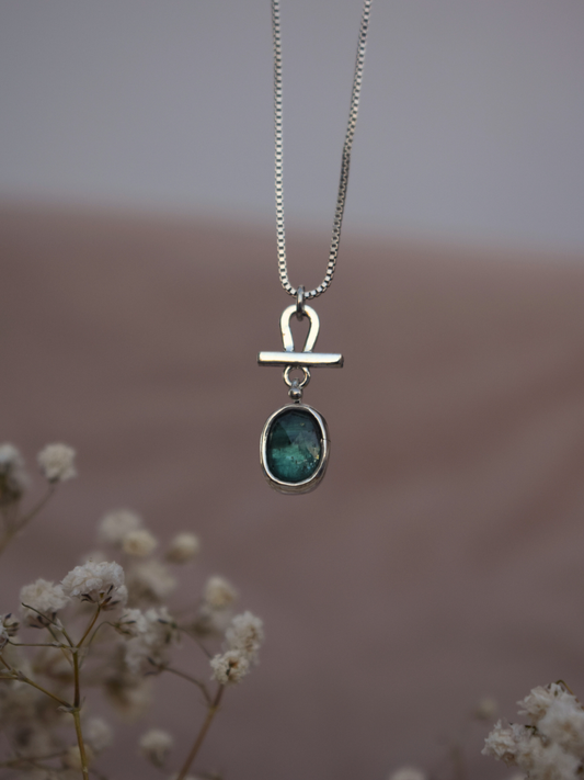 Vita Necklace - Emerald Green Kyanite