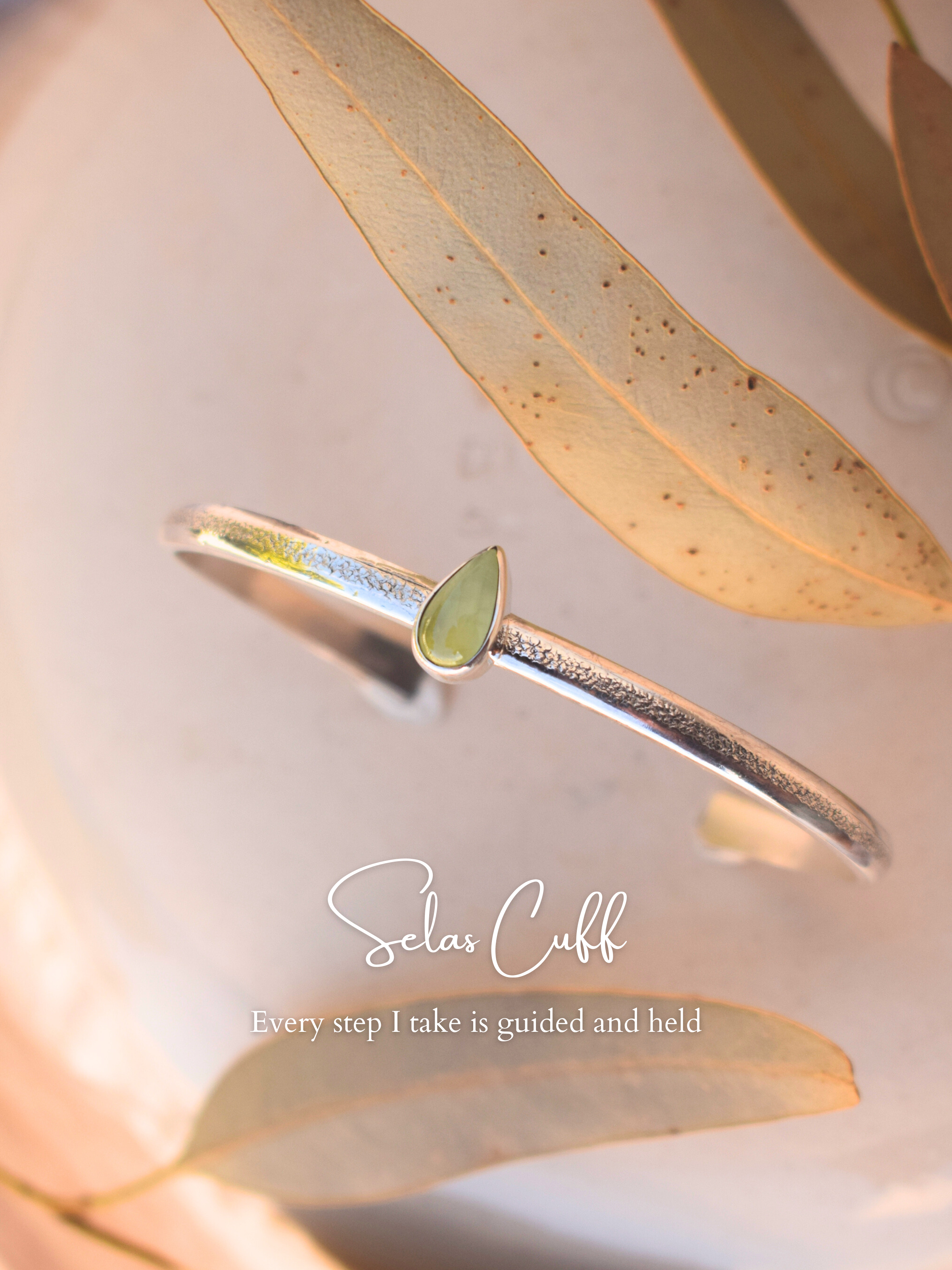 Selas Cuff - Prehnite