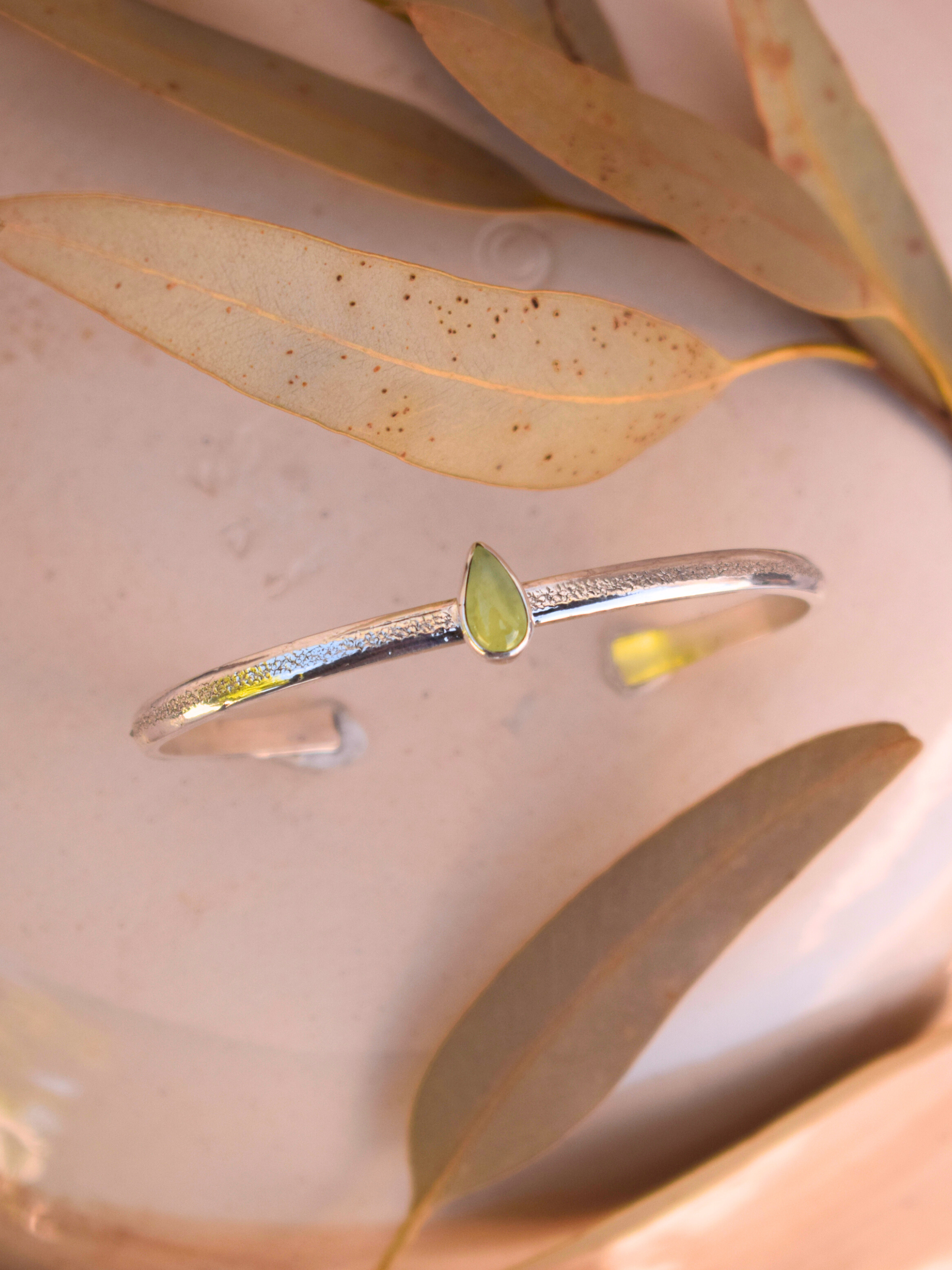Selas Cuff - Prehnite