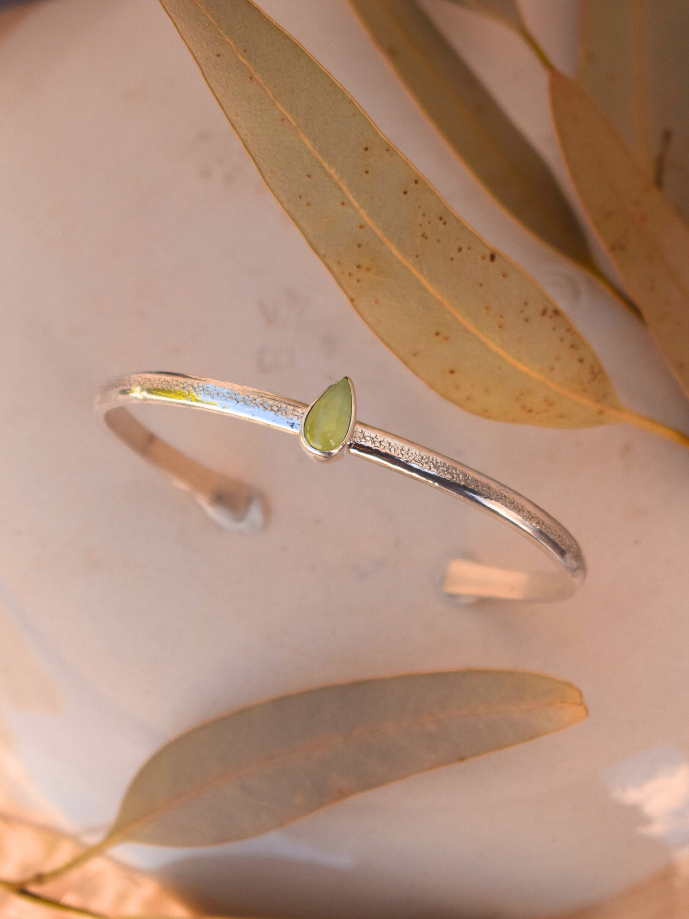 Selas Cuff - Prehnite