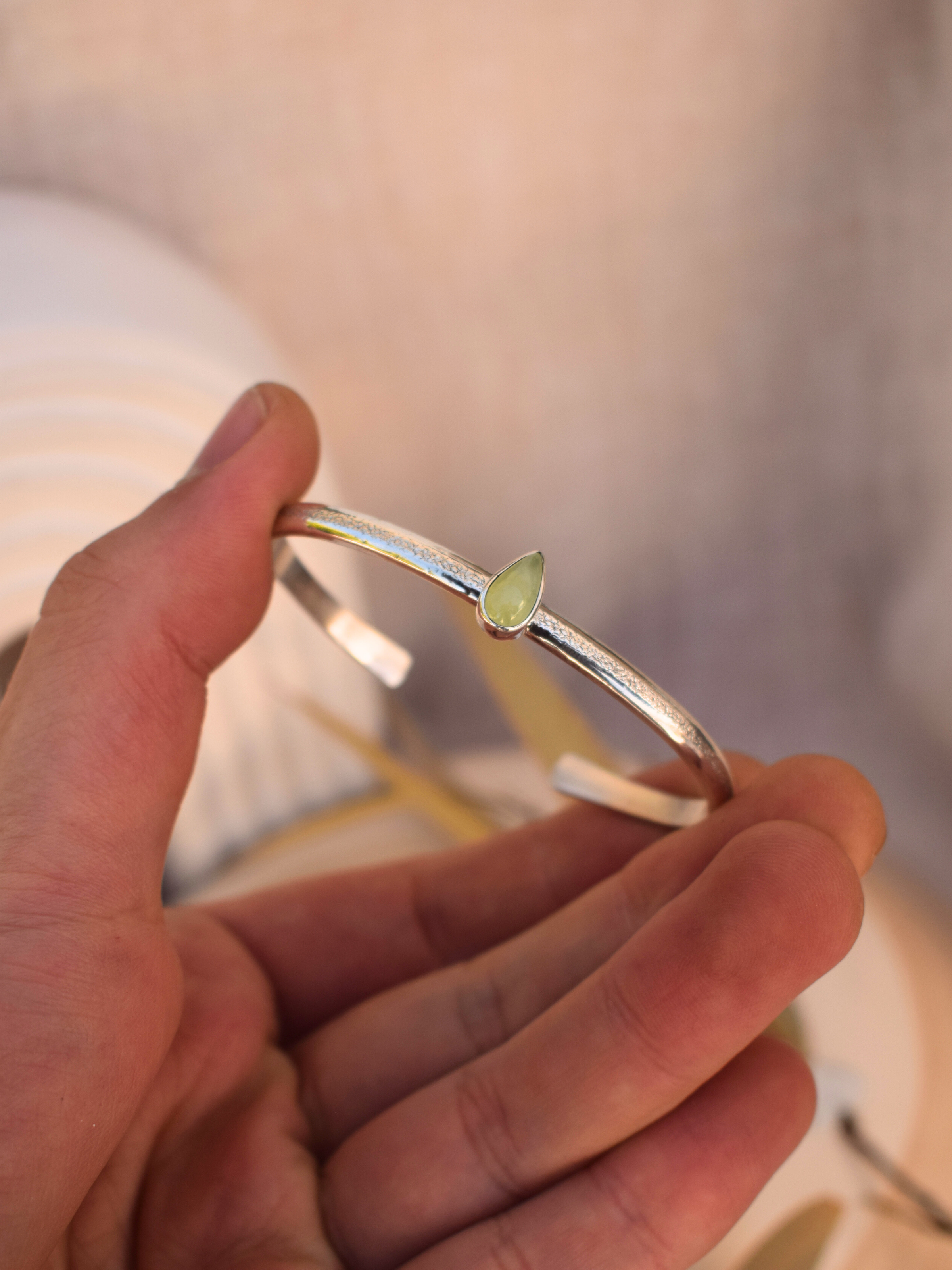 Selas Cuff - Prehnite