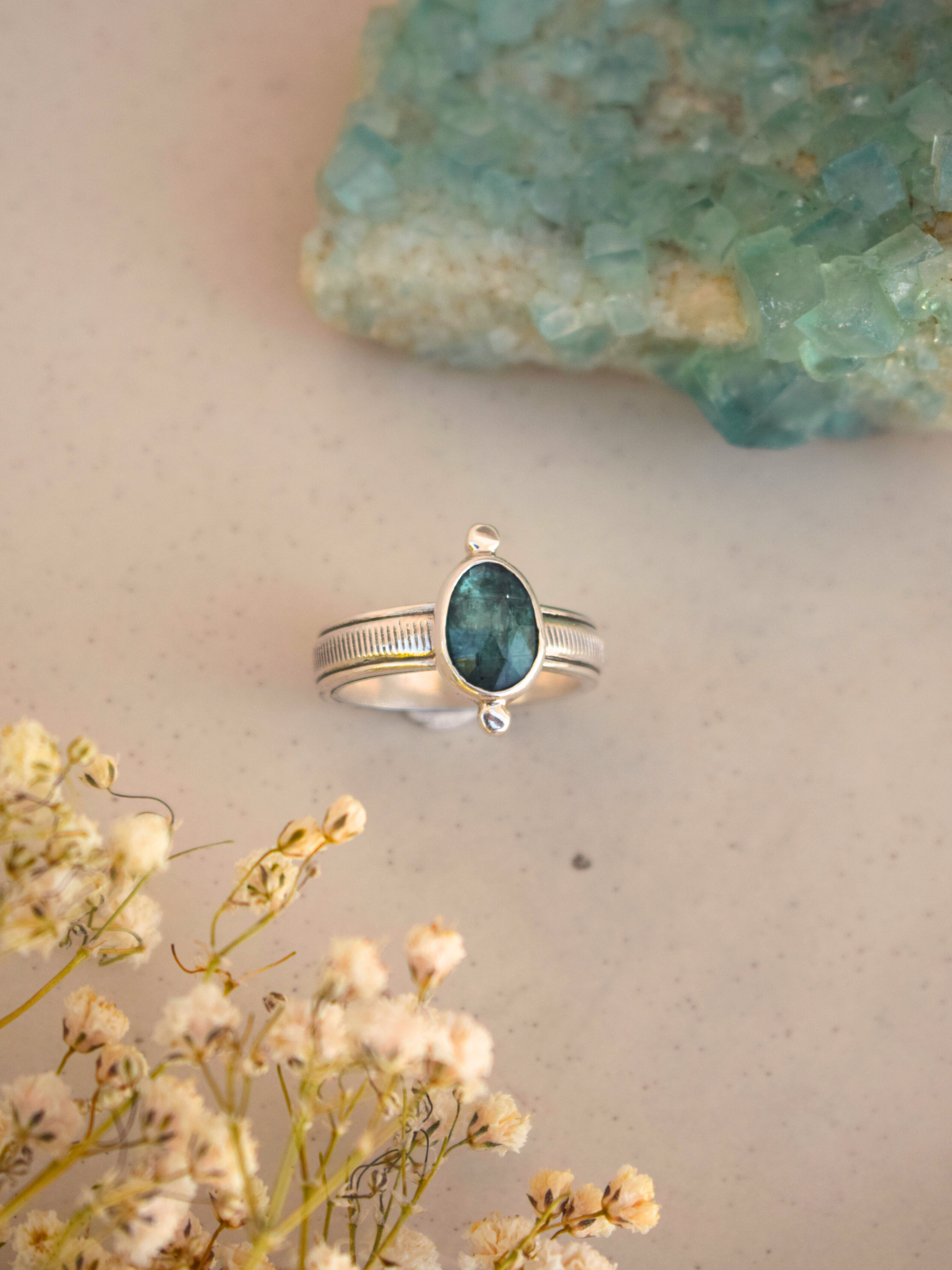 Veyra Ring