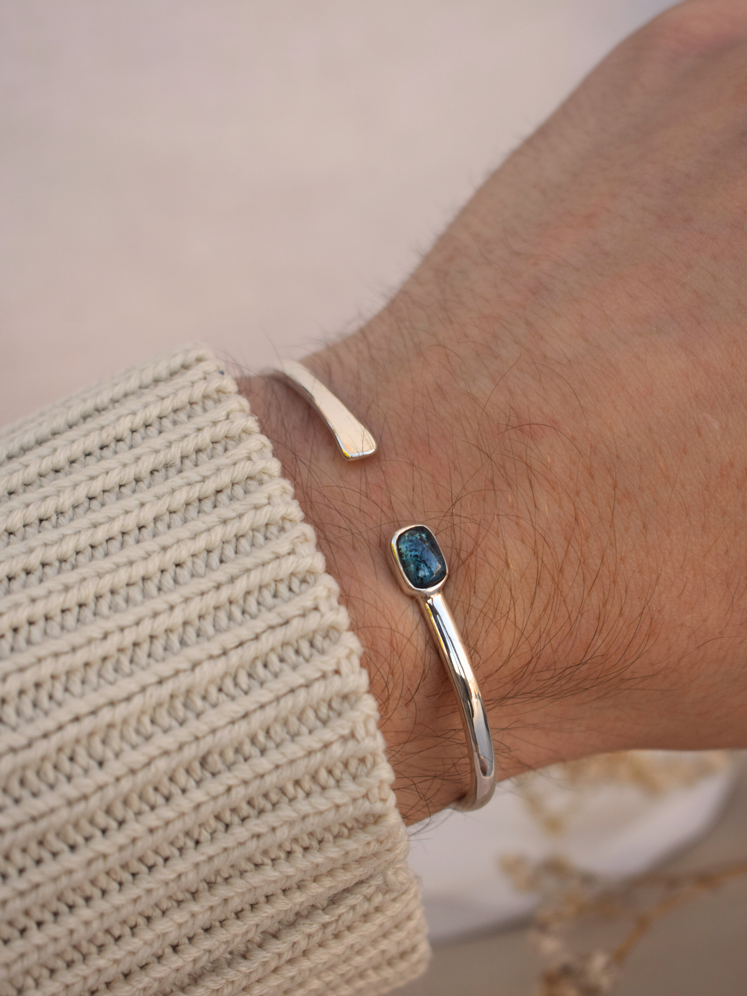 Elnor Cuff - Teal Kyanite