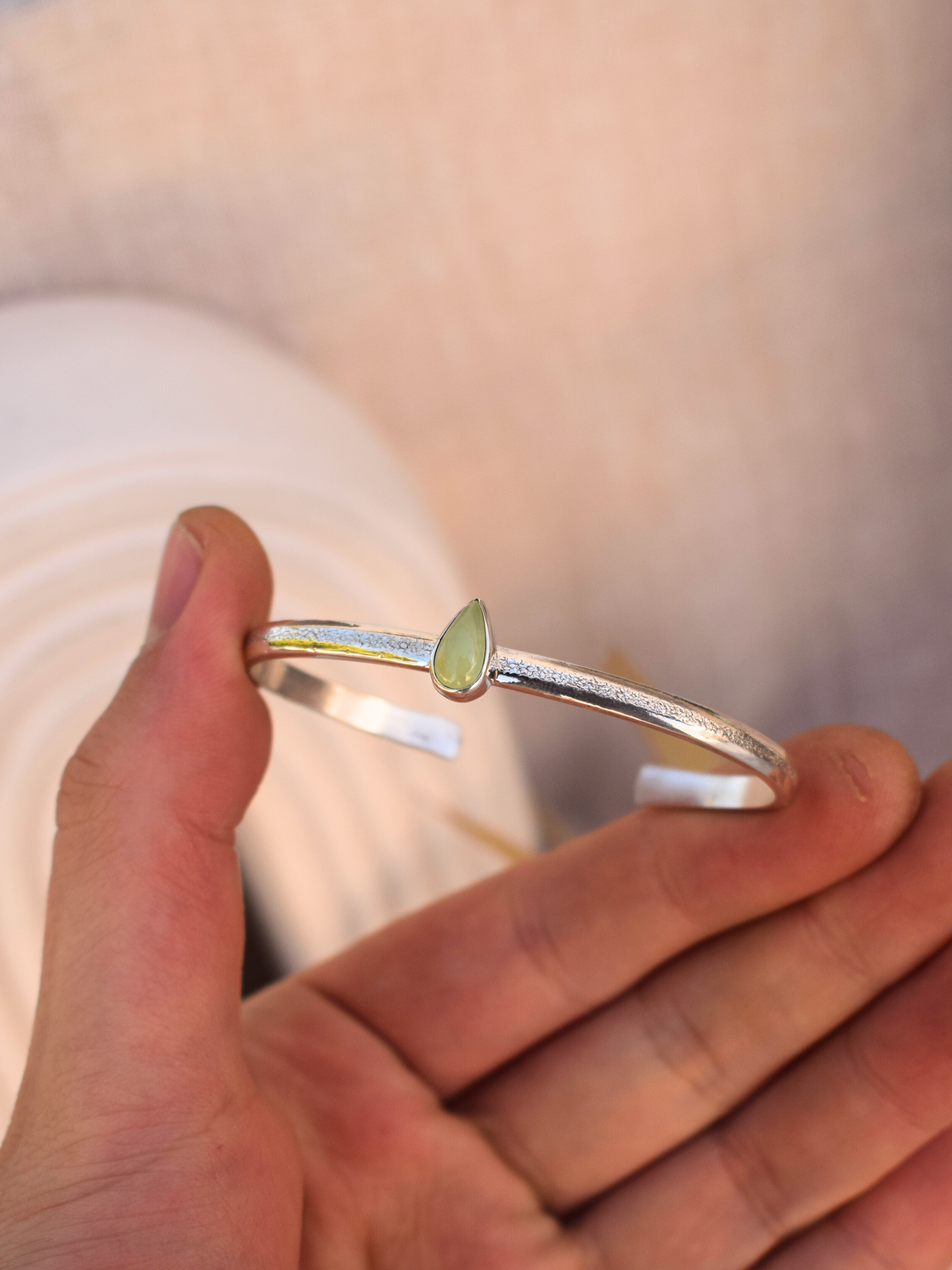 Selas Cuff - Prehnite