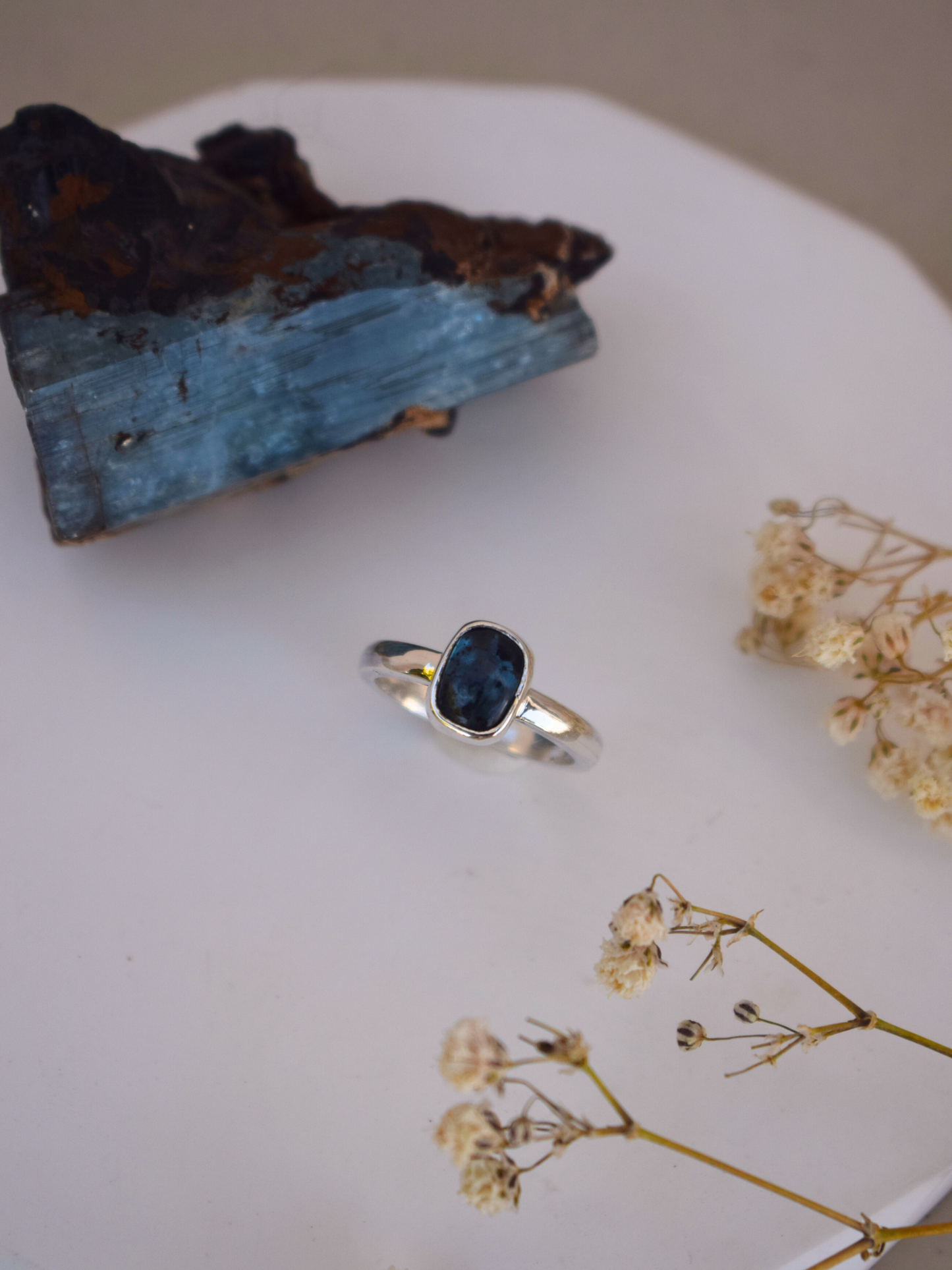 Lunor Ring - Teal Kyanite