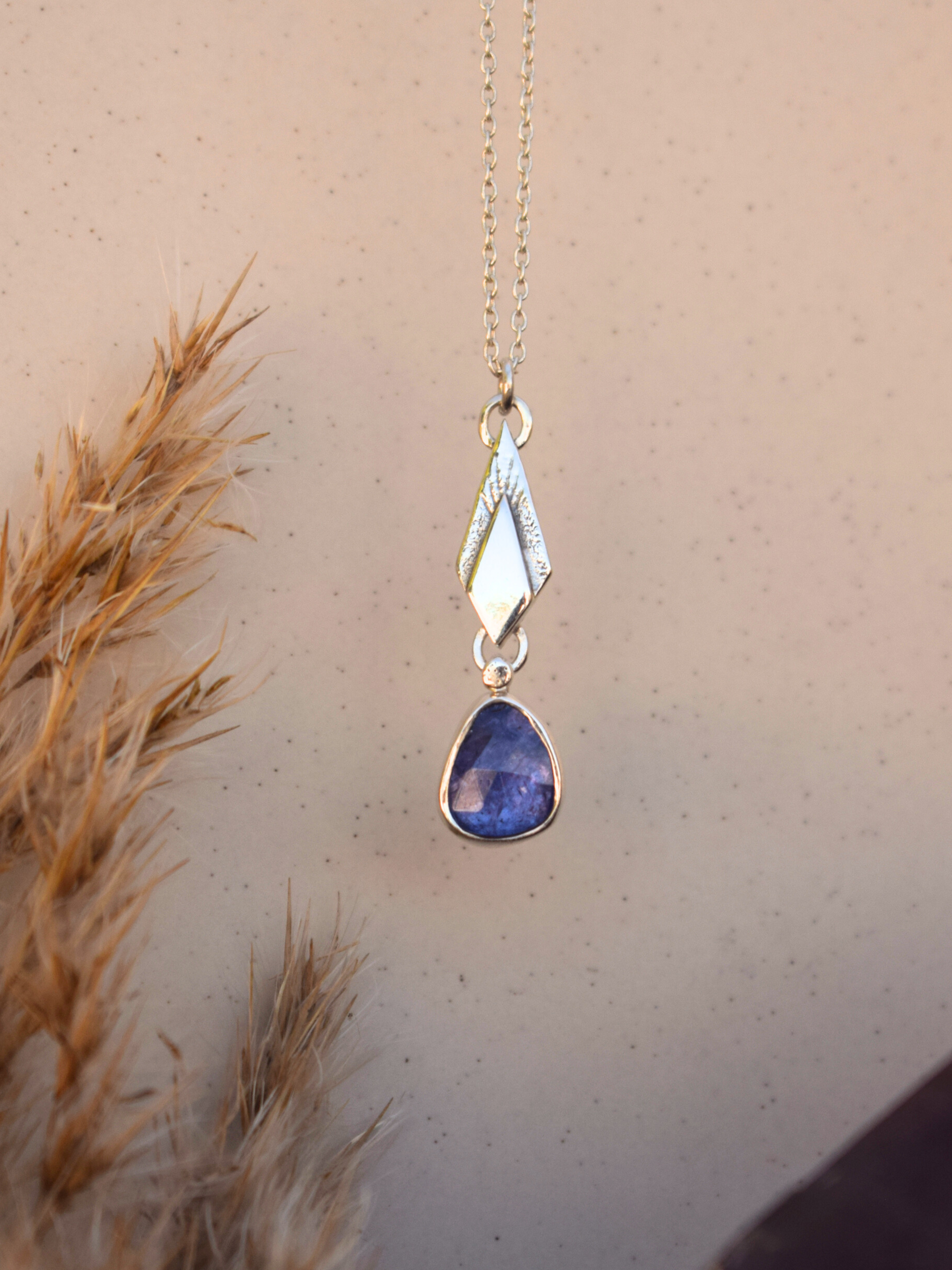 Gracefall Necklace - Tanzanite